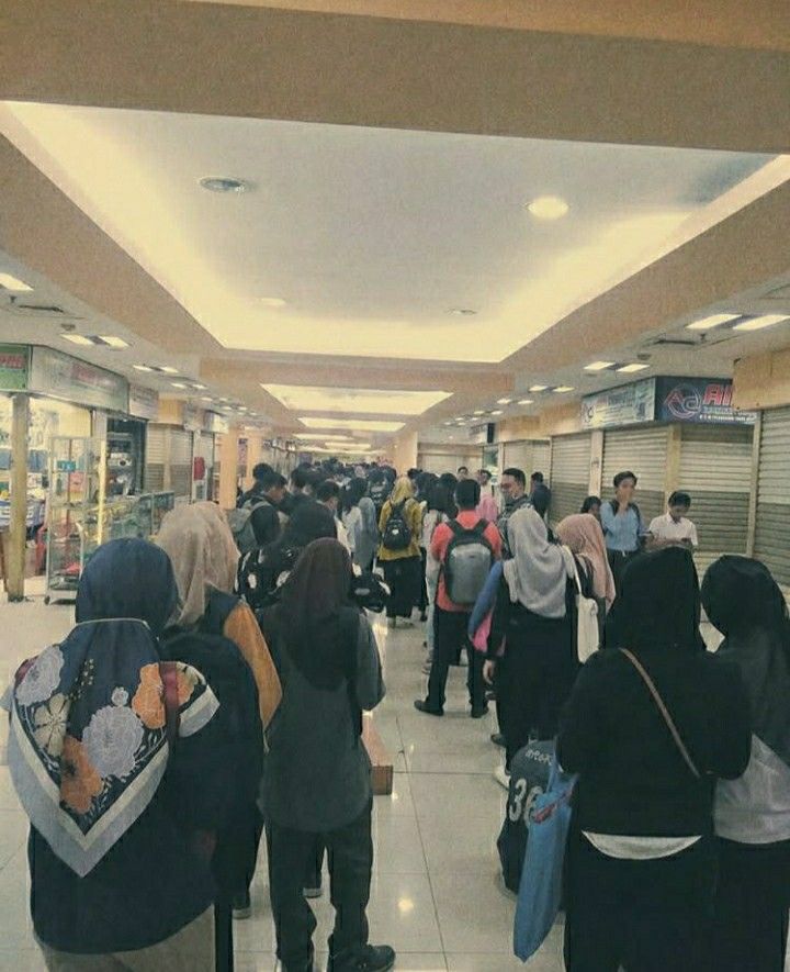 Fenomena Orang Dalam di Dunia Kerja Indonesia: Tantangan Soft Skills, Mismatch Kompetensi, dan Dampaknya bagi Ekonomi